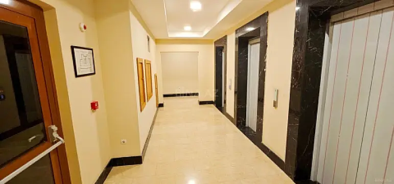 Satılır 6 otaqlı mənzil 400 m²