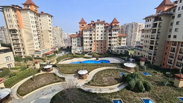 Satılır 6 otaqlı mənzil 400 m²
