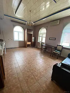 Kirayə verilir 8 otaqlı ofis 480 m²