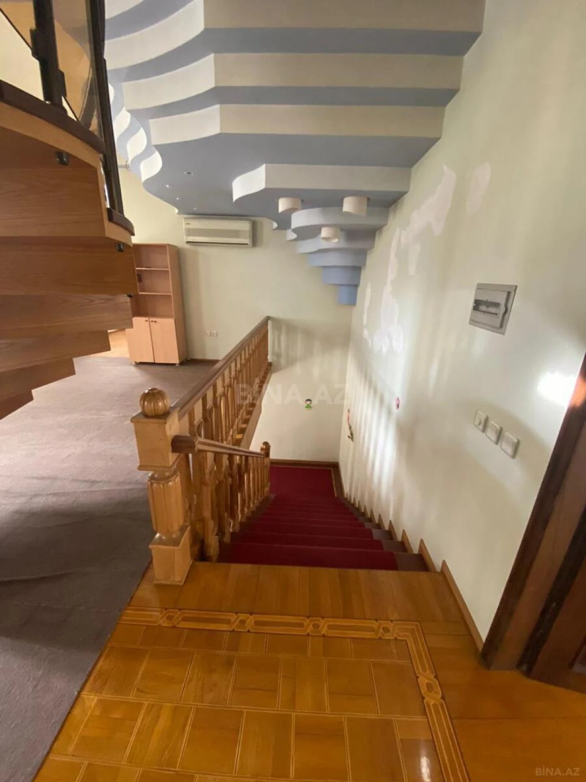 Kirayə verilir 8 otaqlı ofis 480 m²