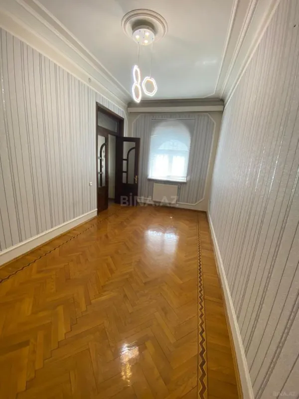 Kirayə verilir 8 otaqlı ofis 480 m²