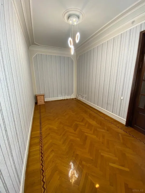 Kirayə verilir 8 otaqlı ofis 480 m²