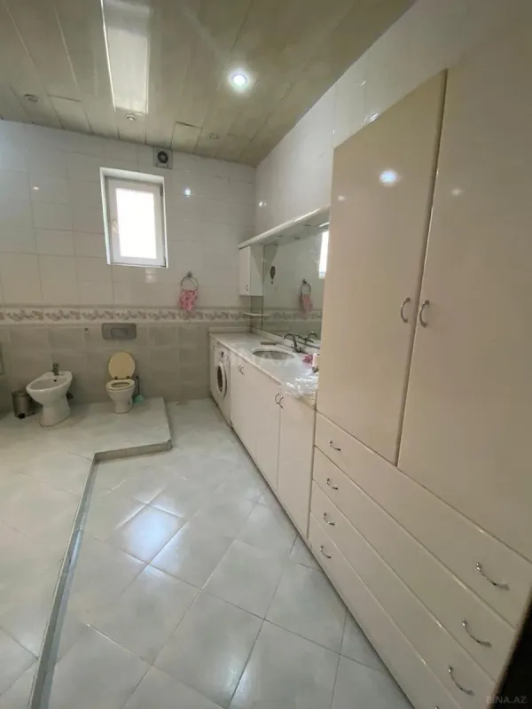 Kirayə verilir 8 otaqlı ofis 480 m²