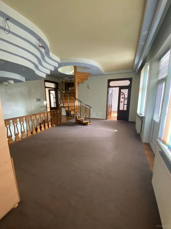 Kirayə verilir 8 otaqlı ofis 480 m²