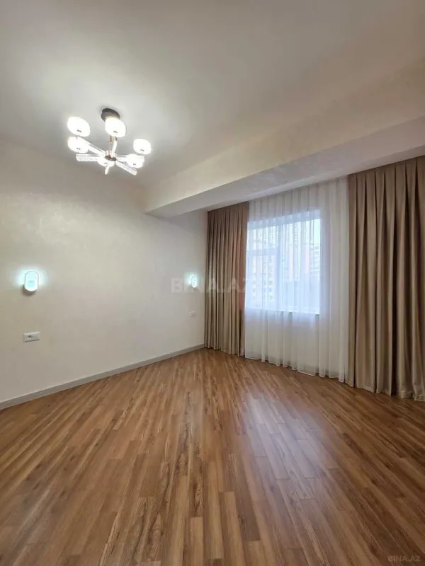 Satılır 3 otaqlı mənzil 127 m²