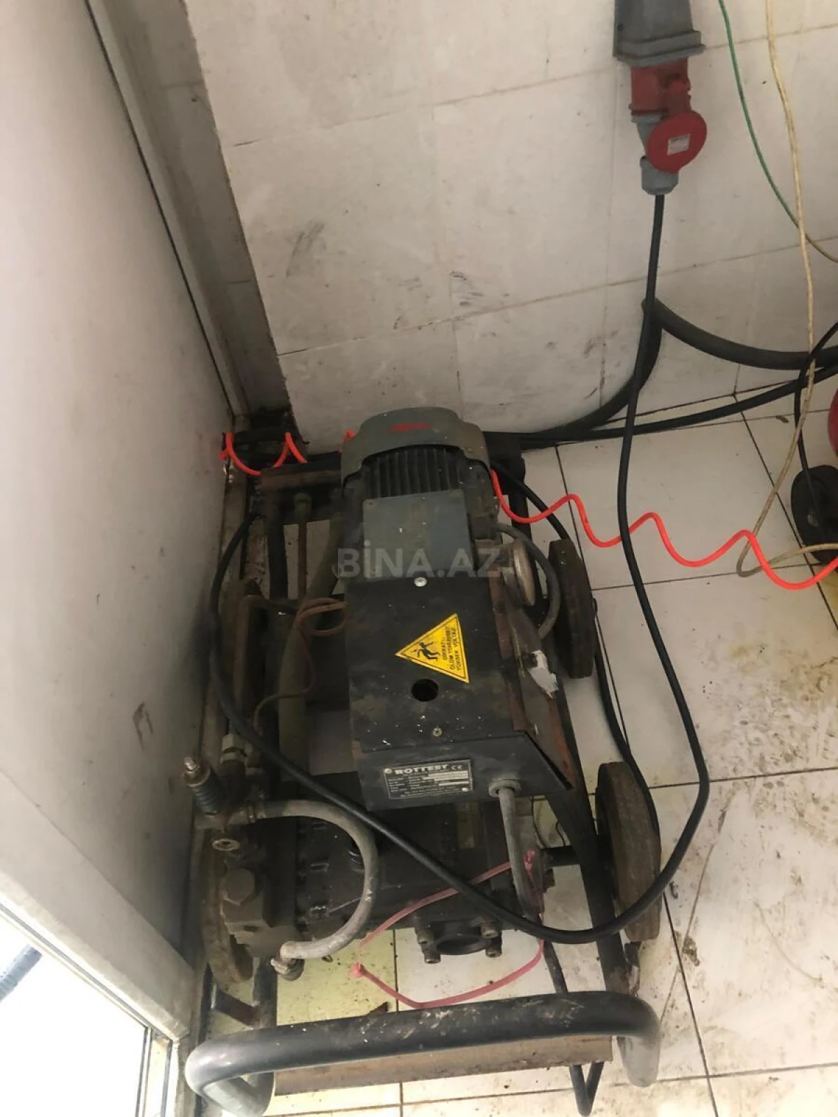 Satılır obyekt 40 m²