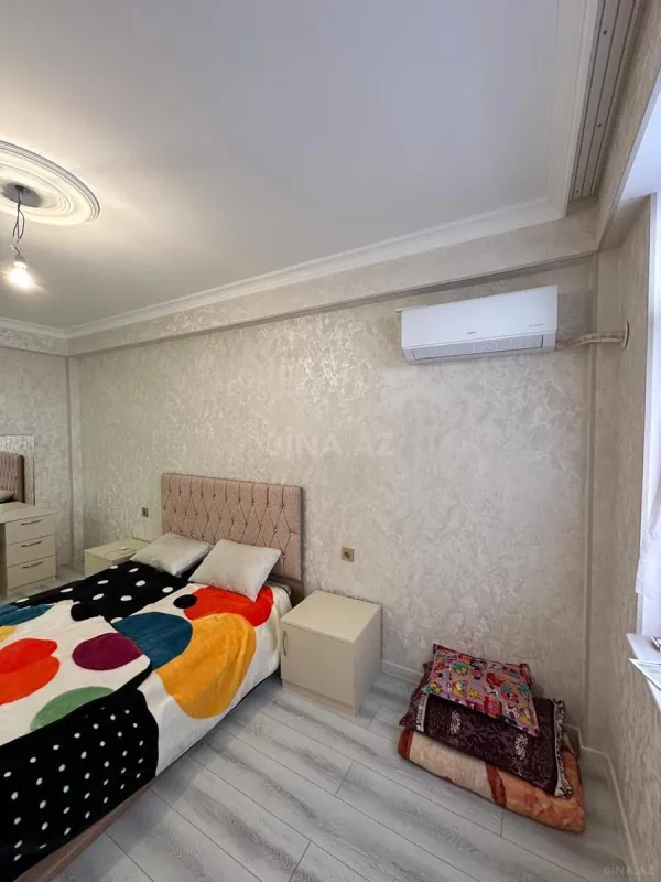Satılır 1 otaqlı mənzil 60 m²