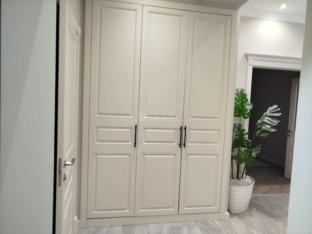 Kirayə verilir 3 otaqlı mənzil 130 m²