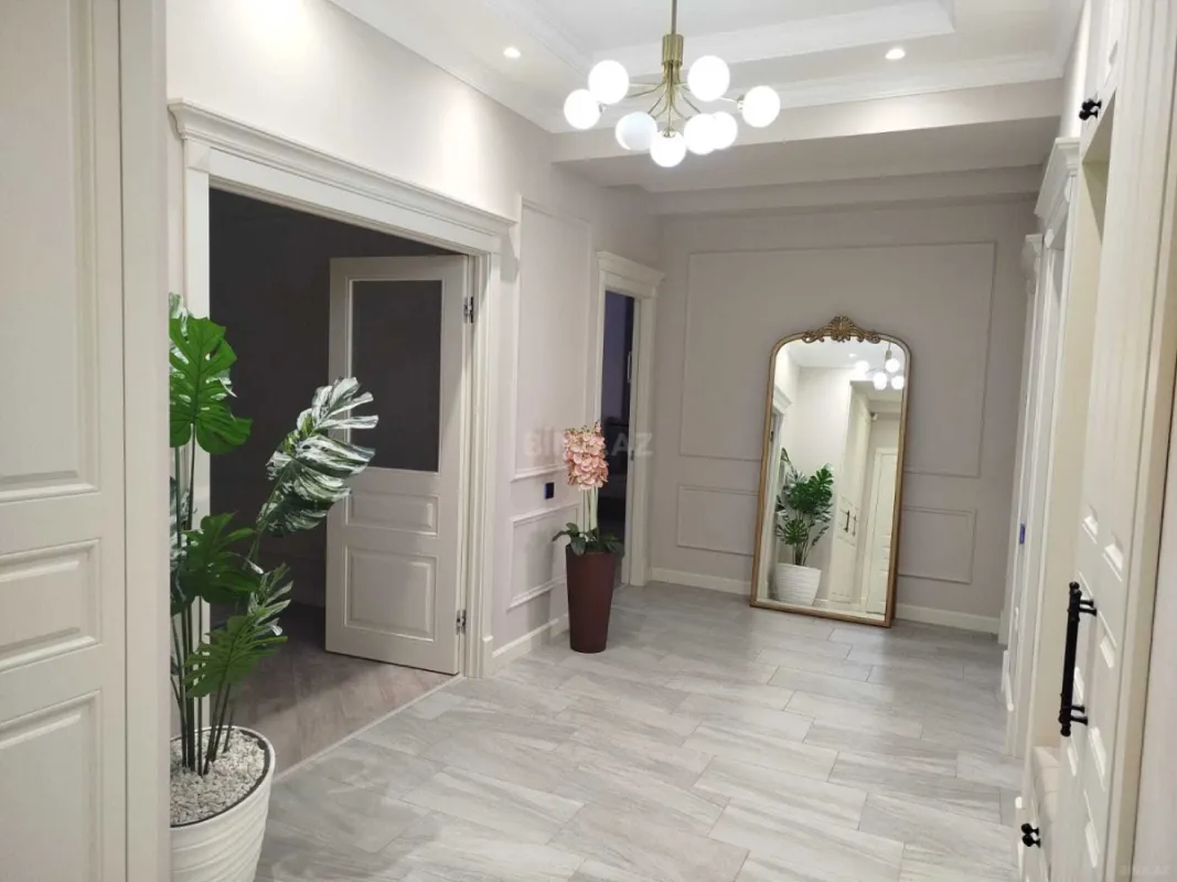 Kirayə verilir 3 otaqlı mənzil 130 m²