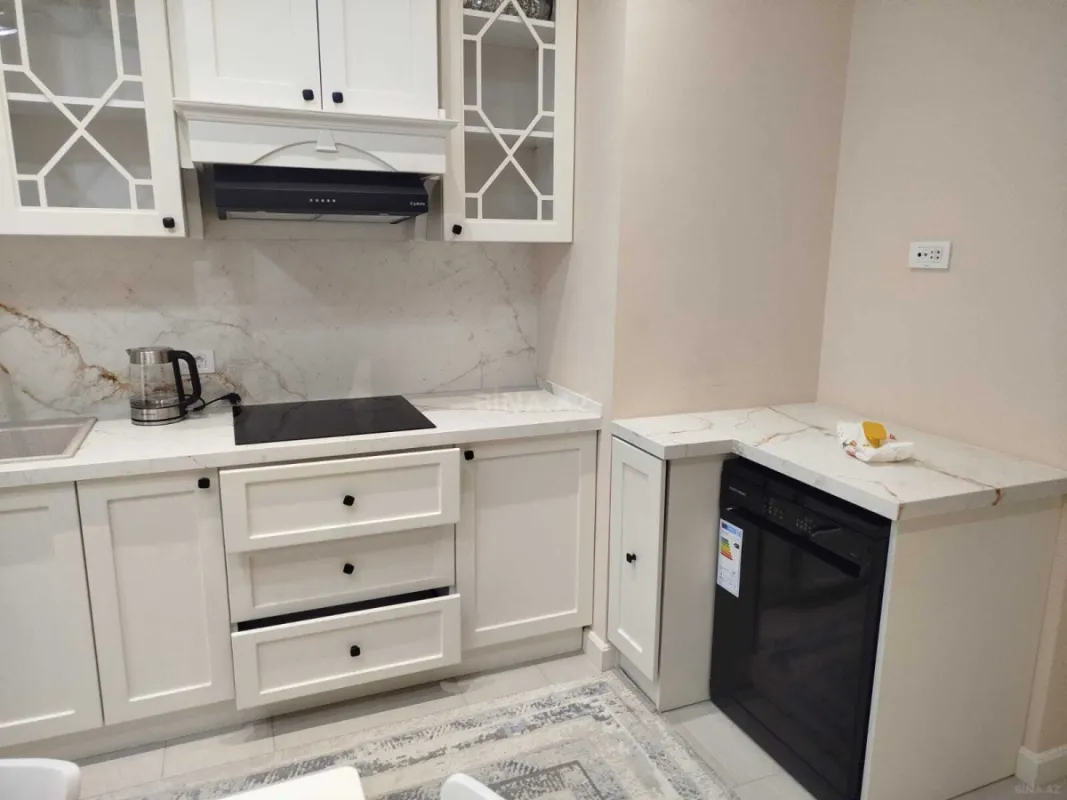 Kirayə verilir 3 otaqlı mənzil 130 m²