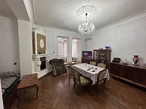 Satılır 3 otaqlı mənzil 95 m²