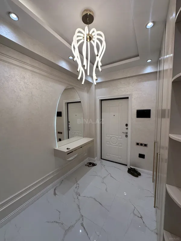 Satılır 3 otaqlı mənzil 115 m²