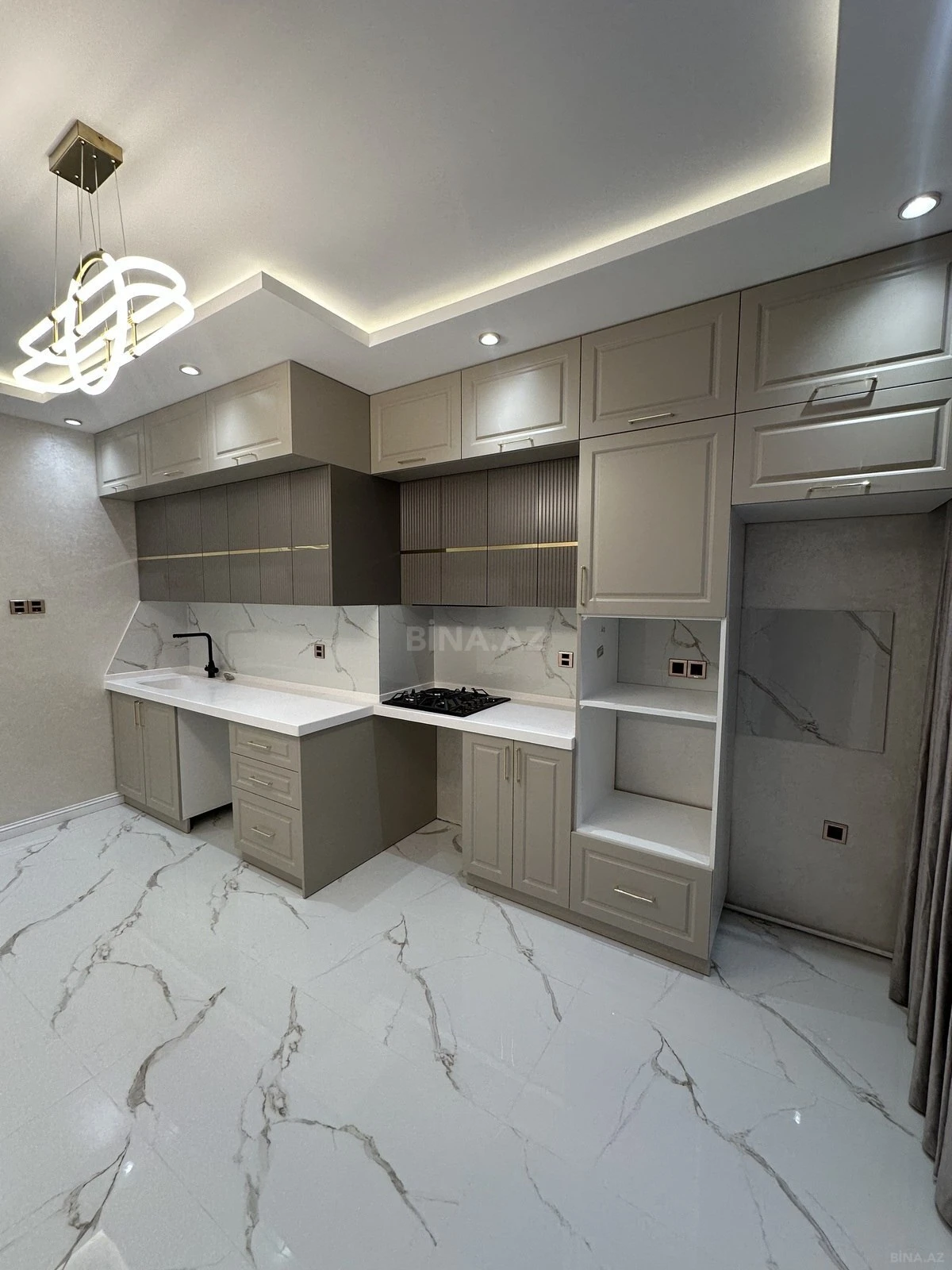 Satılır 3 otaqlı mənzil 115 m²