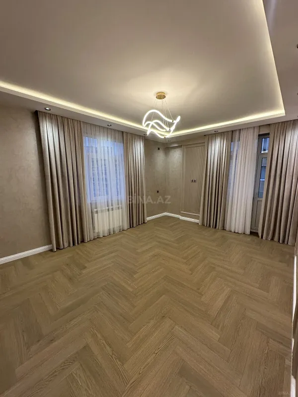 Satılır 3 otaqlı mənzil 115 m²