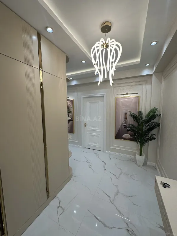 Satılır 3 otaqlı mənzil 115 m²