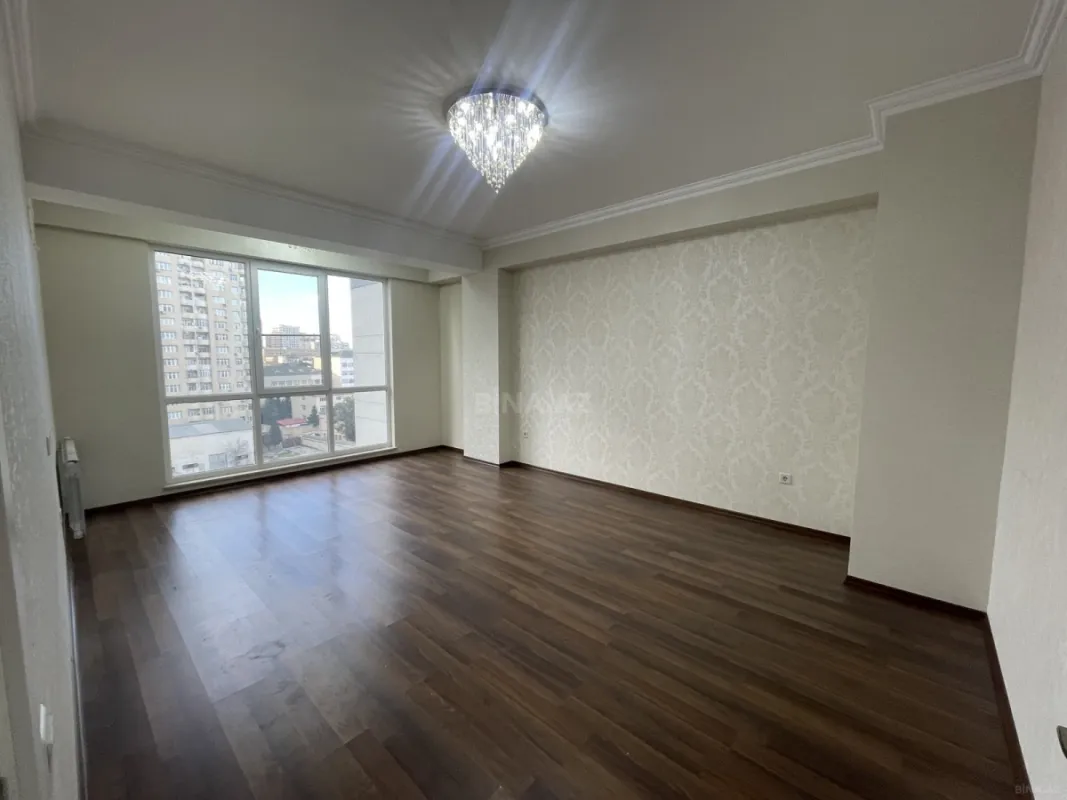 Satılır 2 otaqlı mənzil 77 m²