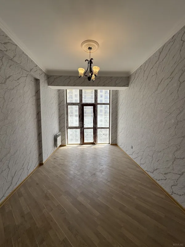 Satılır 3 otaqlı mənzil 112 m²