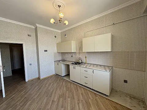 Satılır 3 otaqlı mənzil 112 m²