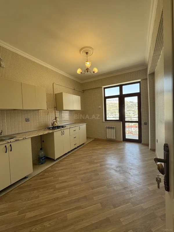 Satılır 3 otaqlı mənzil 112 m²