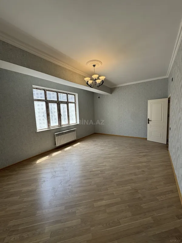 Satılır 3 otaqlı mənzil 112 m²