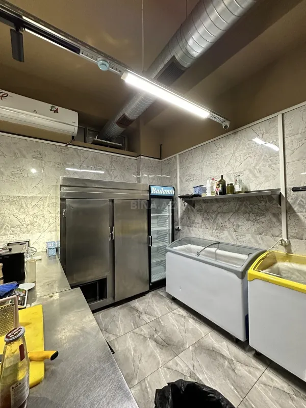 Satılır obyekt 400 m²