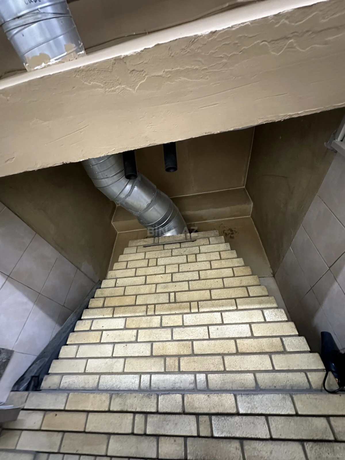 Satılır obyekt 400 m²