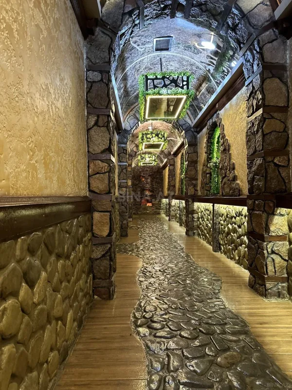 Satılır obyekt 400 m²