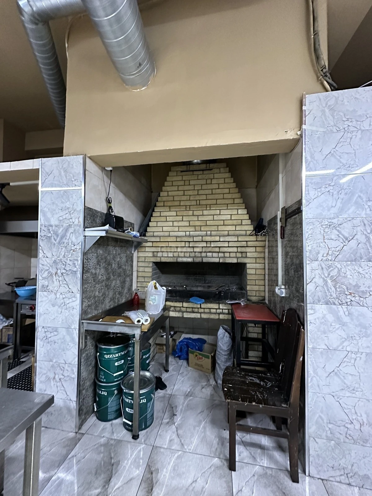 Satılır obyekt 400 m²