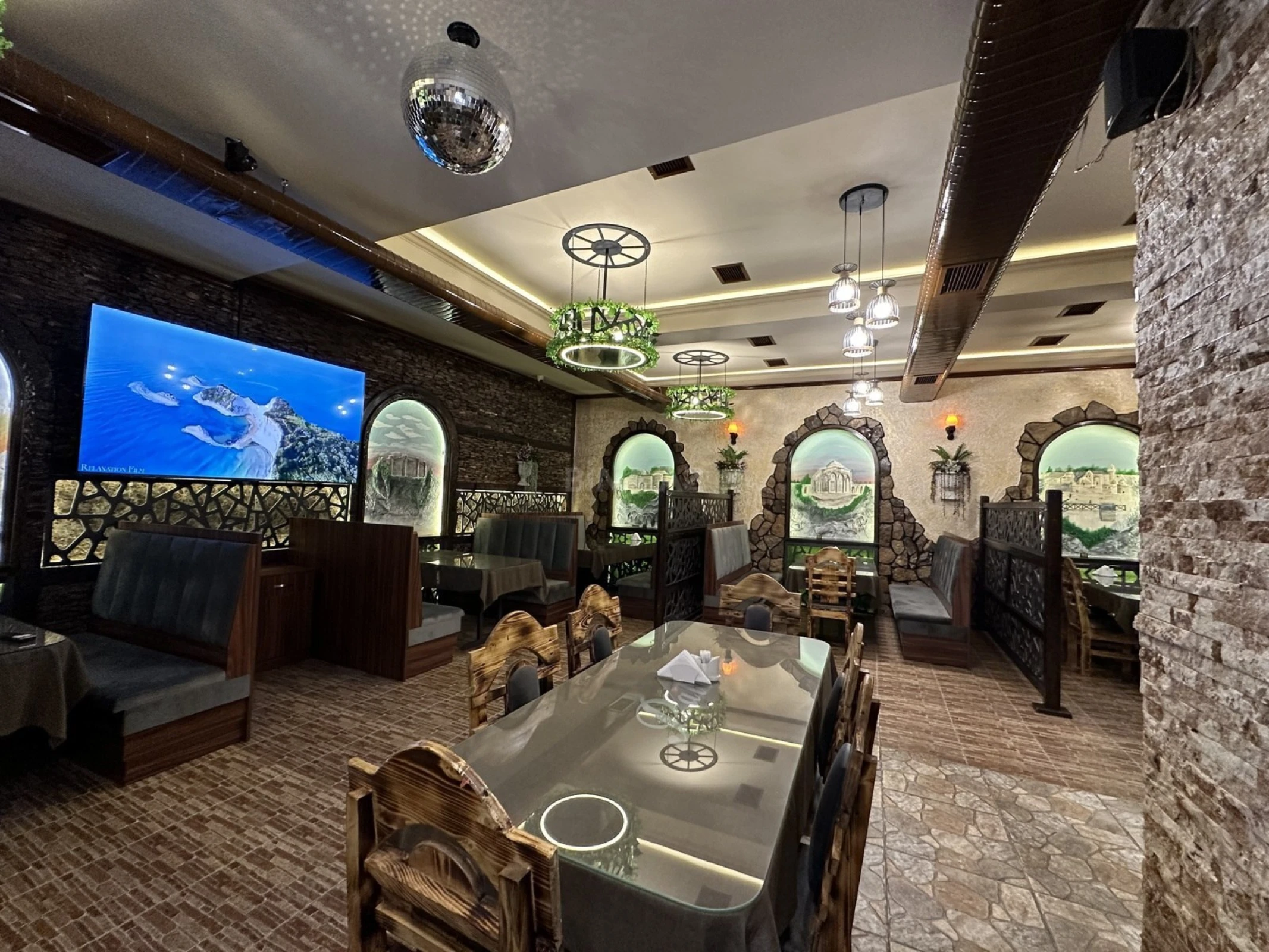 Satılır obyekt 400 m²