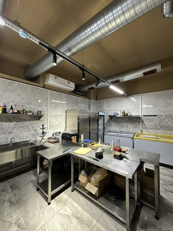 Satılır obyekt 400 m²