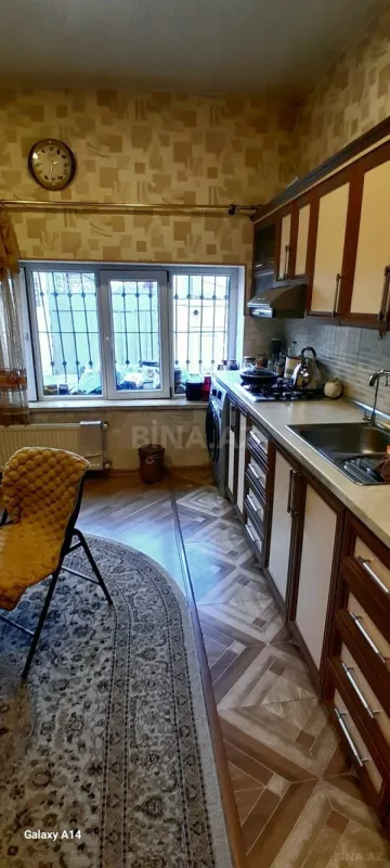 Satılır 8 otaqlı həyət evi 288 m²