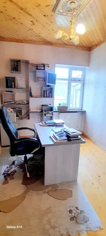 Satılır 8 otaqlı həyət evi 288 m²