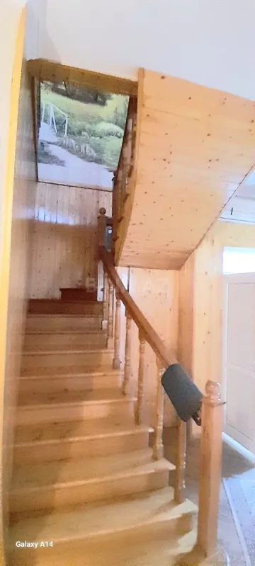 Satılır 8 otaqlı həyət evi 288 m²