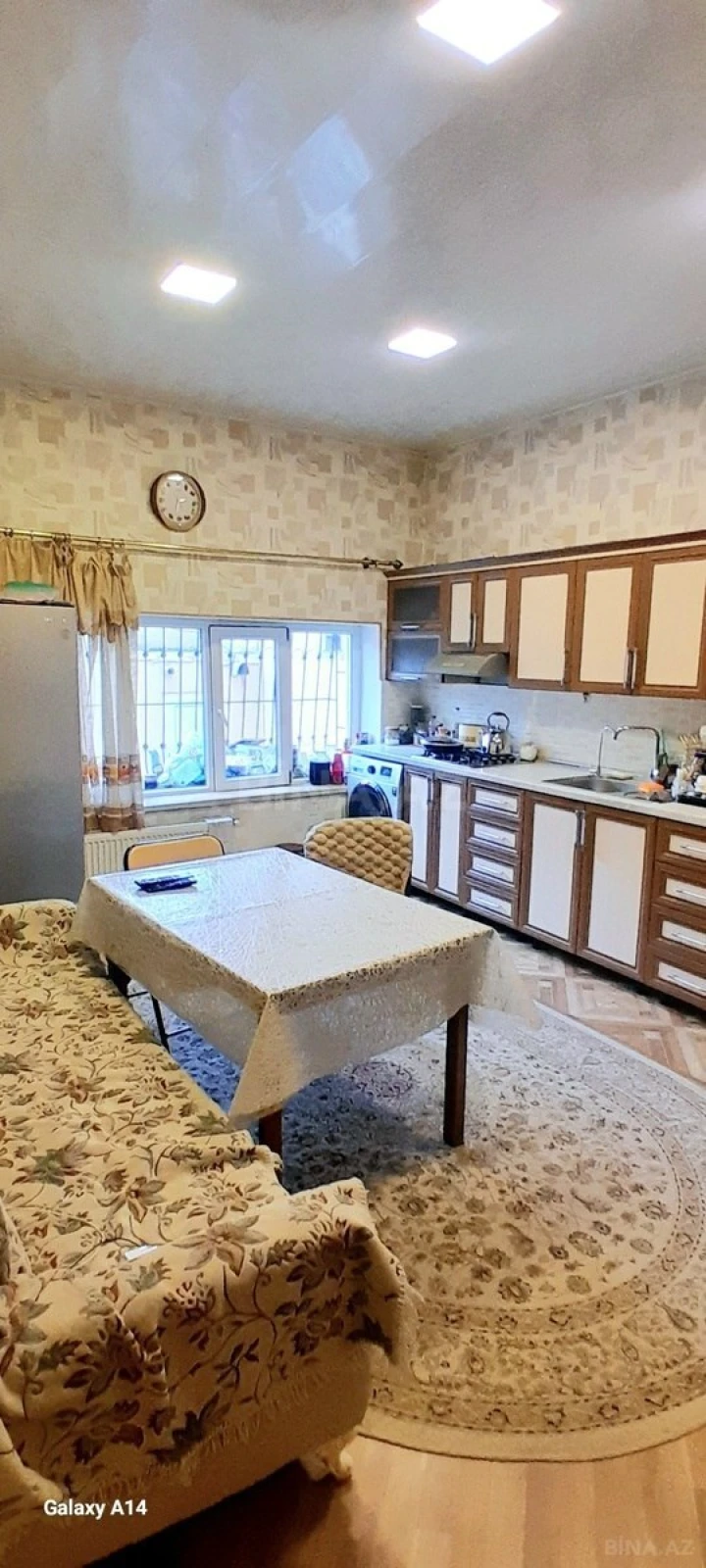 Satılır 8 otaqlı həyət evi 288 m²