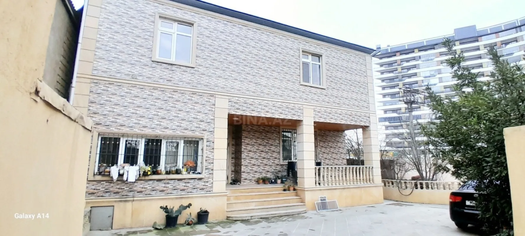 Satılır 8 otaqlı həyət evi 288 m²