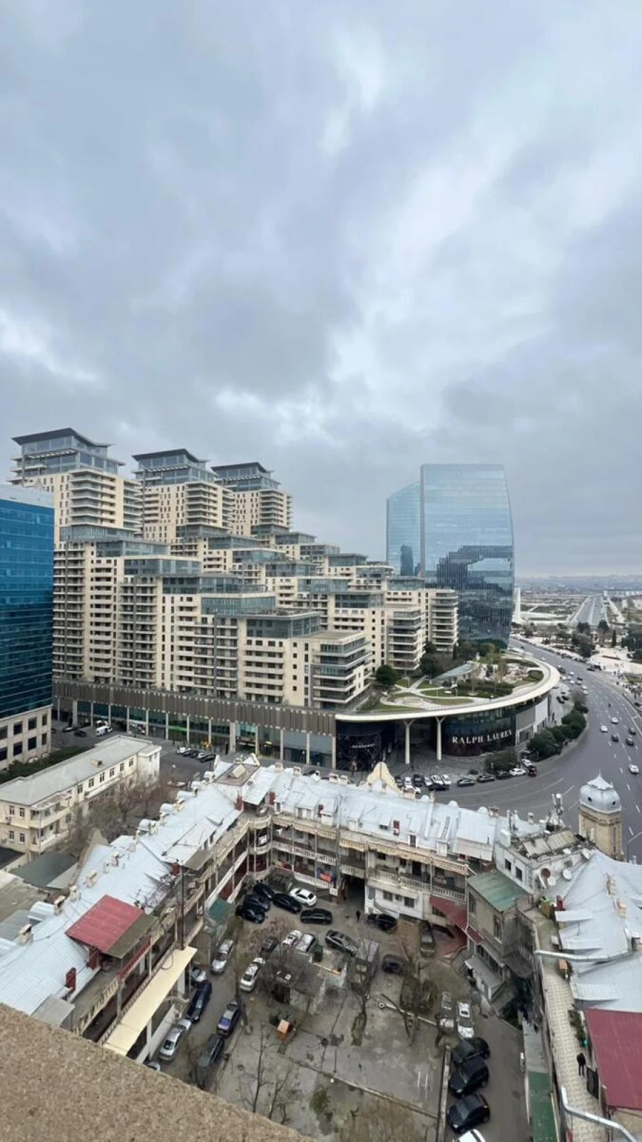 Satılır 2 otaqlı mənzil 128 m²