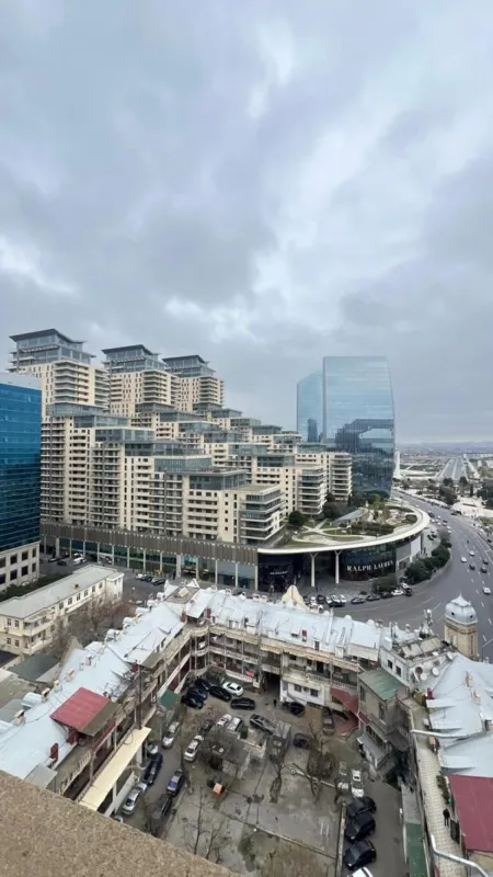 Satılır 2 otaqlı mənzil 128 m²