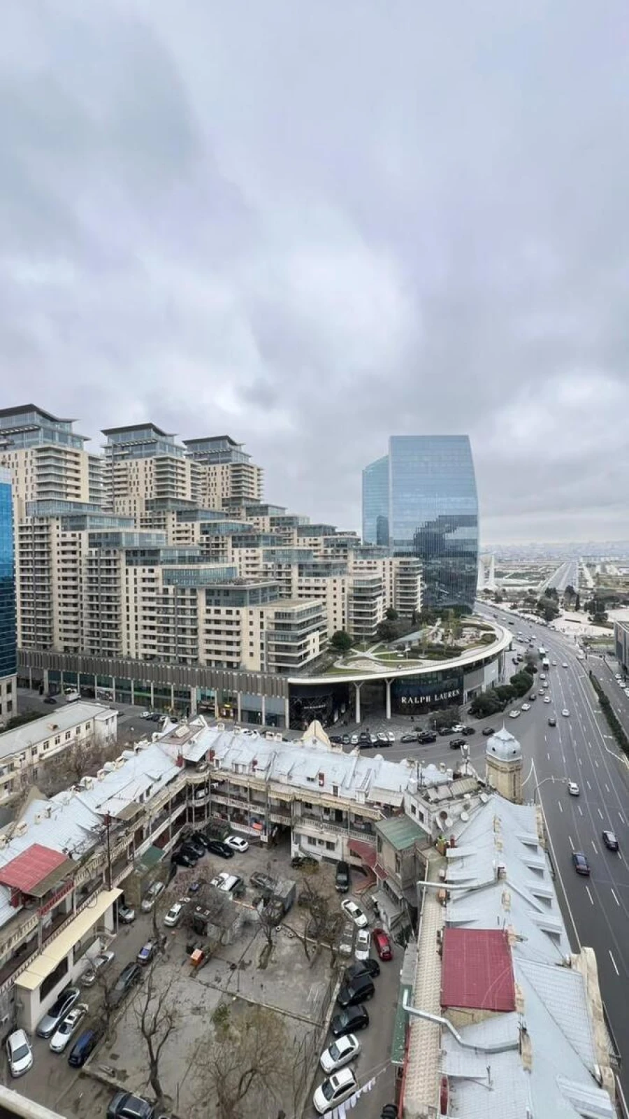 Satılır 2 otaqlı mənzil 128 m²