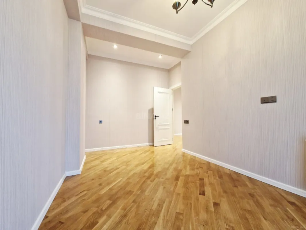 Satılır 2 otaqlı mənzil 63 m²