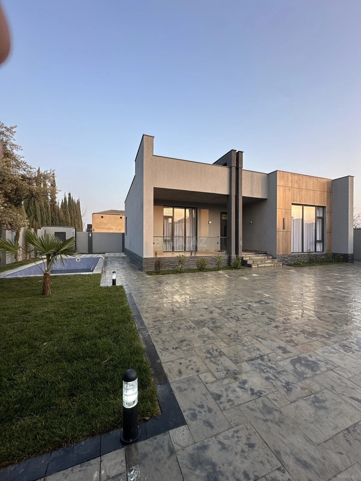 Satılır 4 otaqlı həyət evi 142 m²