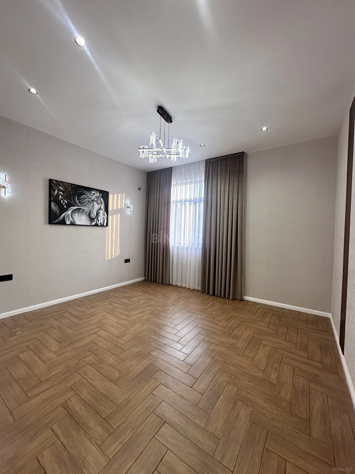 Satılır 4 otaqlı həyət evi 142 m²