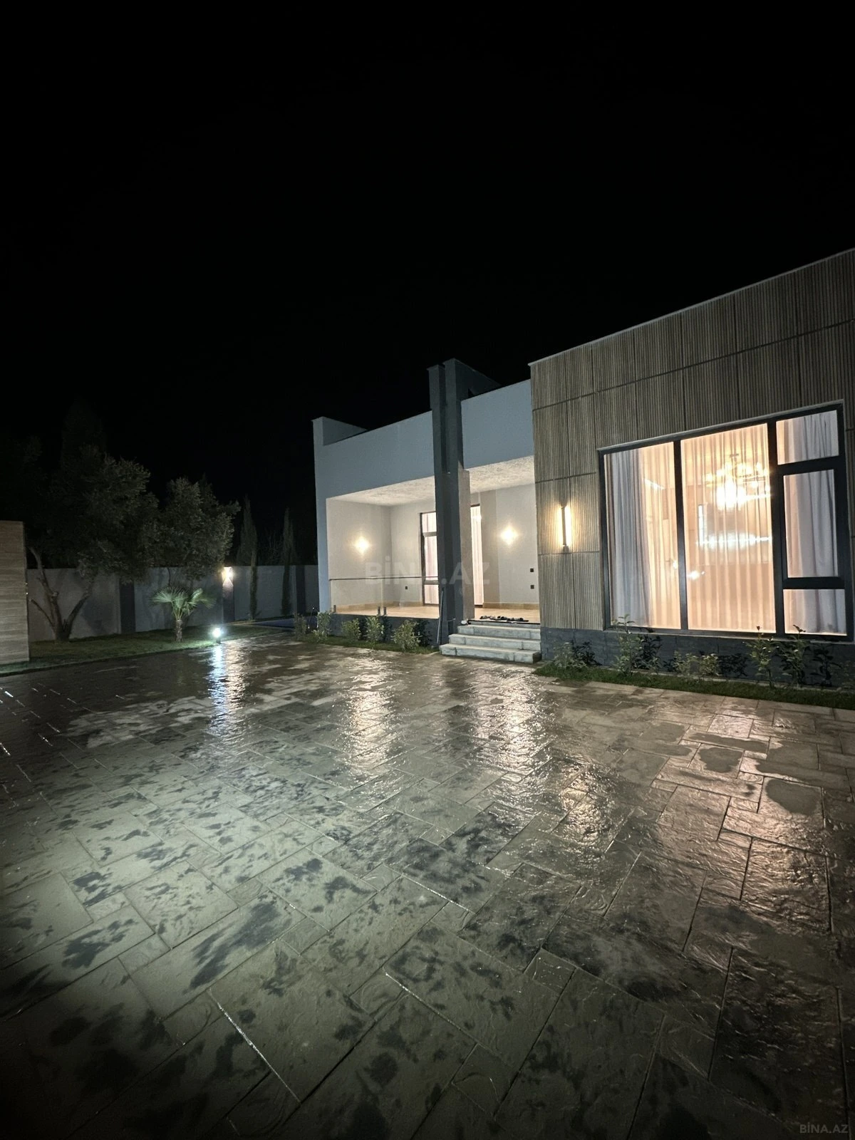 Satılır 4 otaqlı həyət evi 142 m²