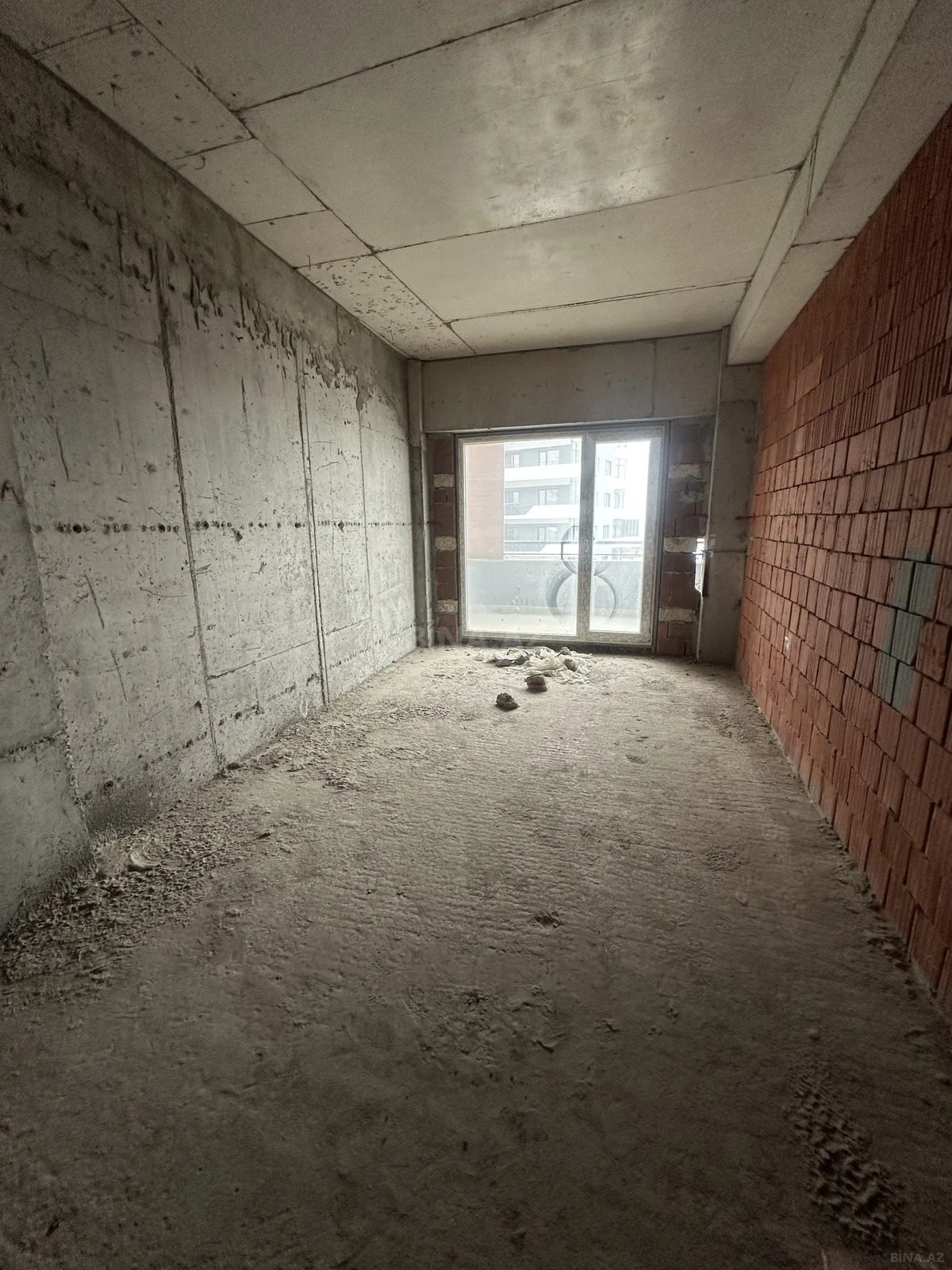 Satılır 3 otaqlı mənzil 111 m²