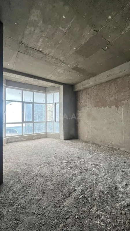 Satılır 3 otaqlı mənzil 153 m²