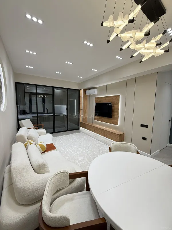 Kirayə verilir 2 otaqlı mənzil 70 m²