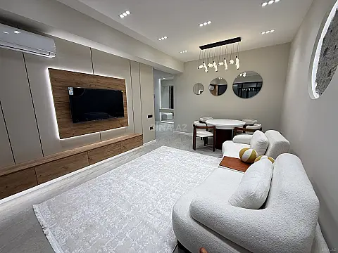 Kirayə verilir 2 otaqlı mənzil 70 m²