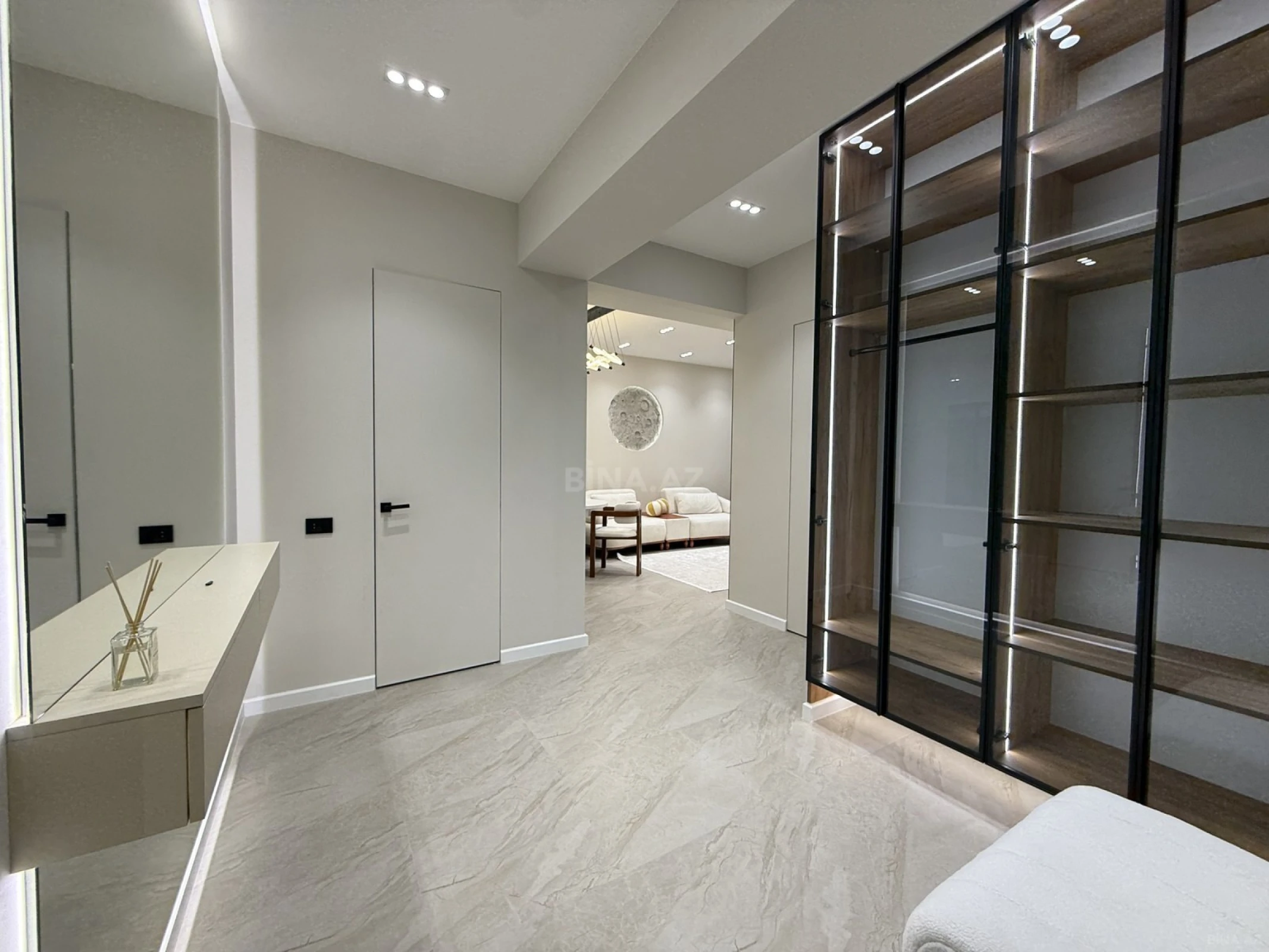 Kirayə verilir 2 otaqlı mənzil 70 m²