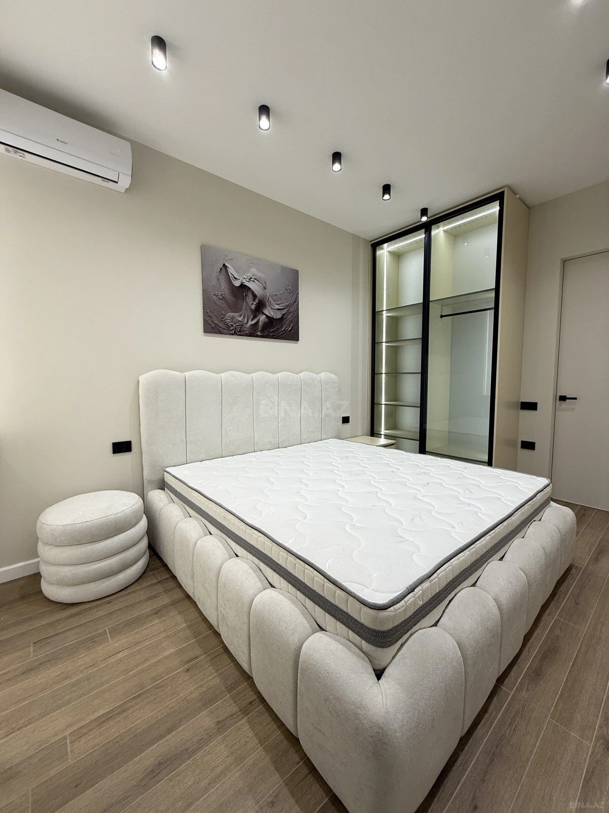 Kirayə verilir 2 otaqlı mənzil 70 m²