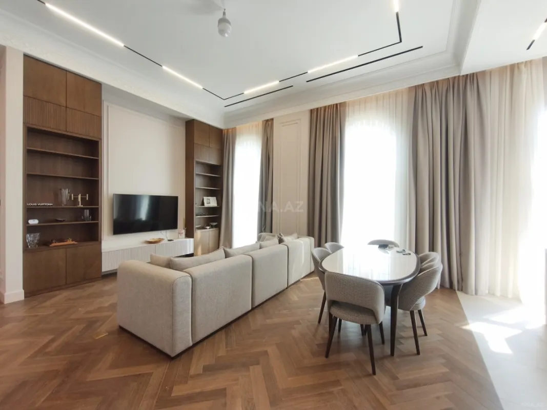 Satılır 4 otaqlı mənzil 150 m²