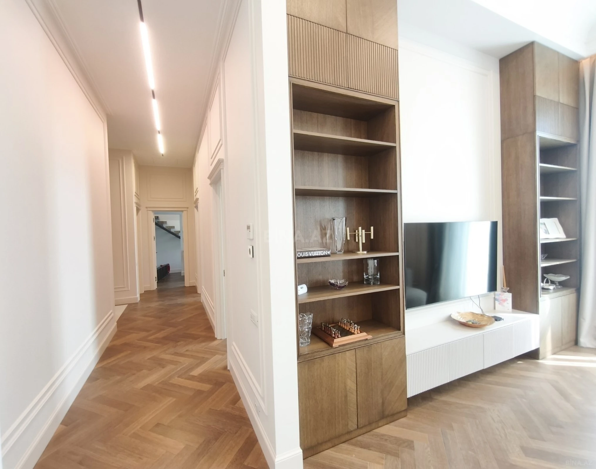 Satılır 4 otaqlı mənzil 150 m²